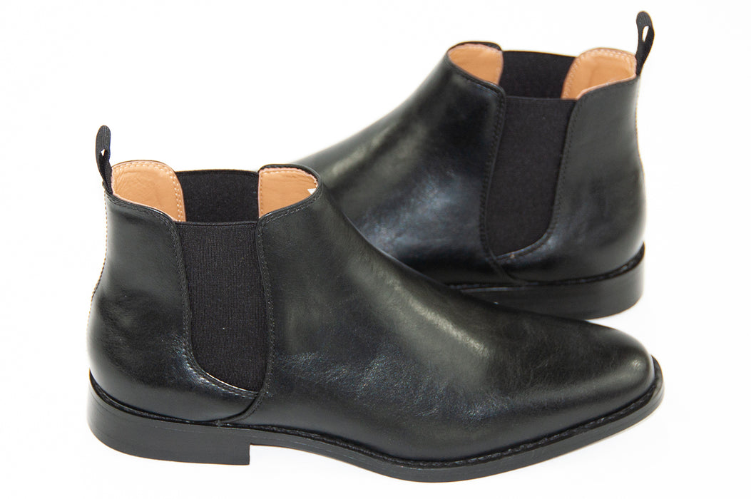 Black Leather Chelsea Boot - Quarter, Heel