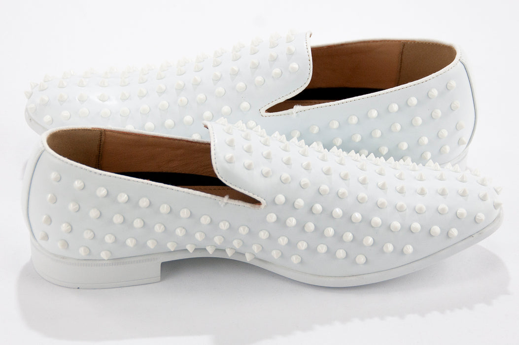 Men's White Spiked Dress Shoe Sideview And Heel